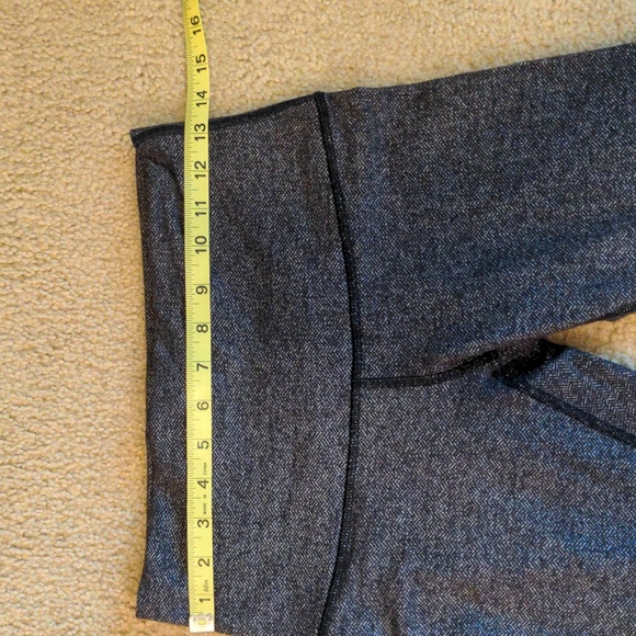 Lululemon Grey Herringbone Capri Leggings - Picture 8 of 13